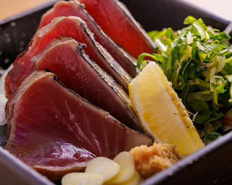 カツオの藁焼き